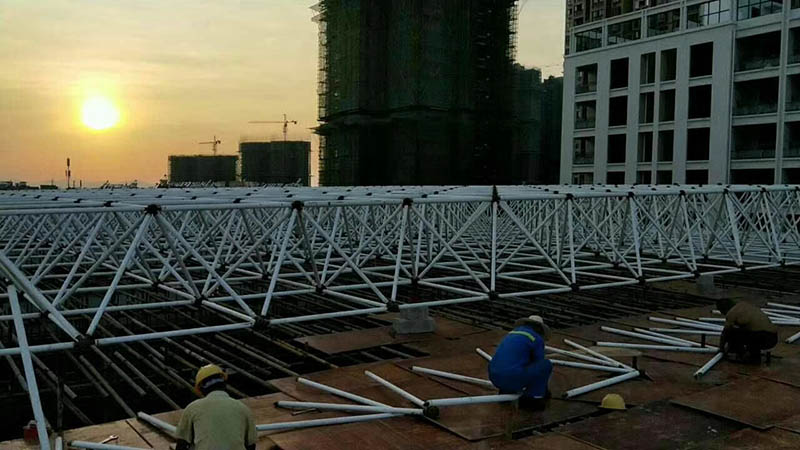 灵武螺栓球网架安装现场